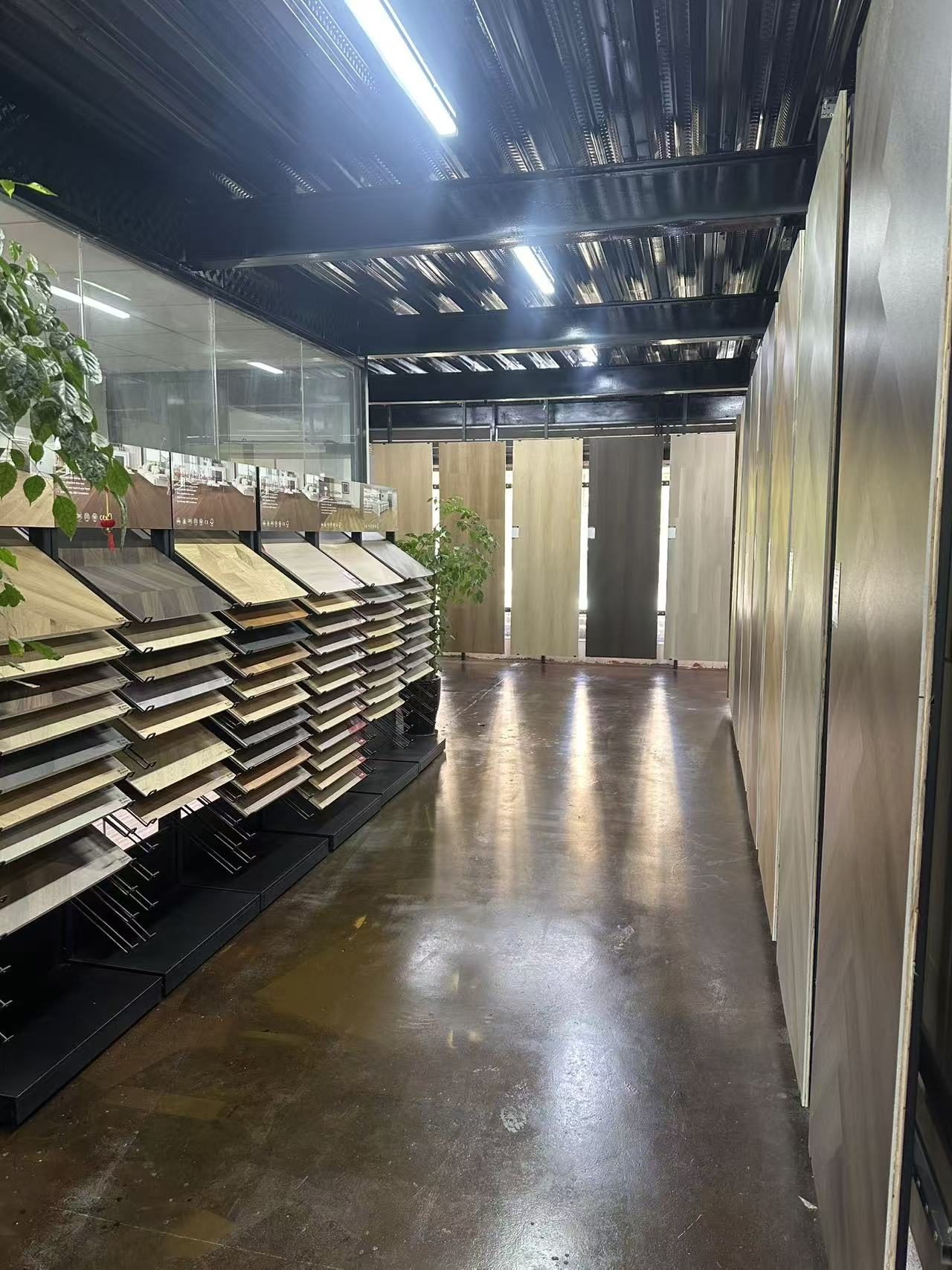 旭日建材护墙板样品陈列