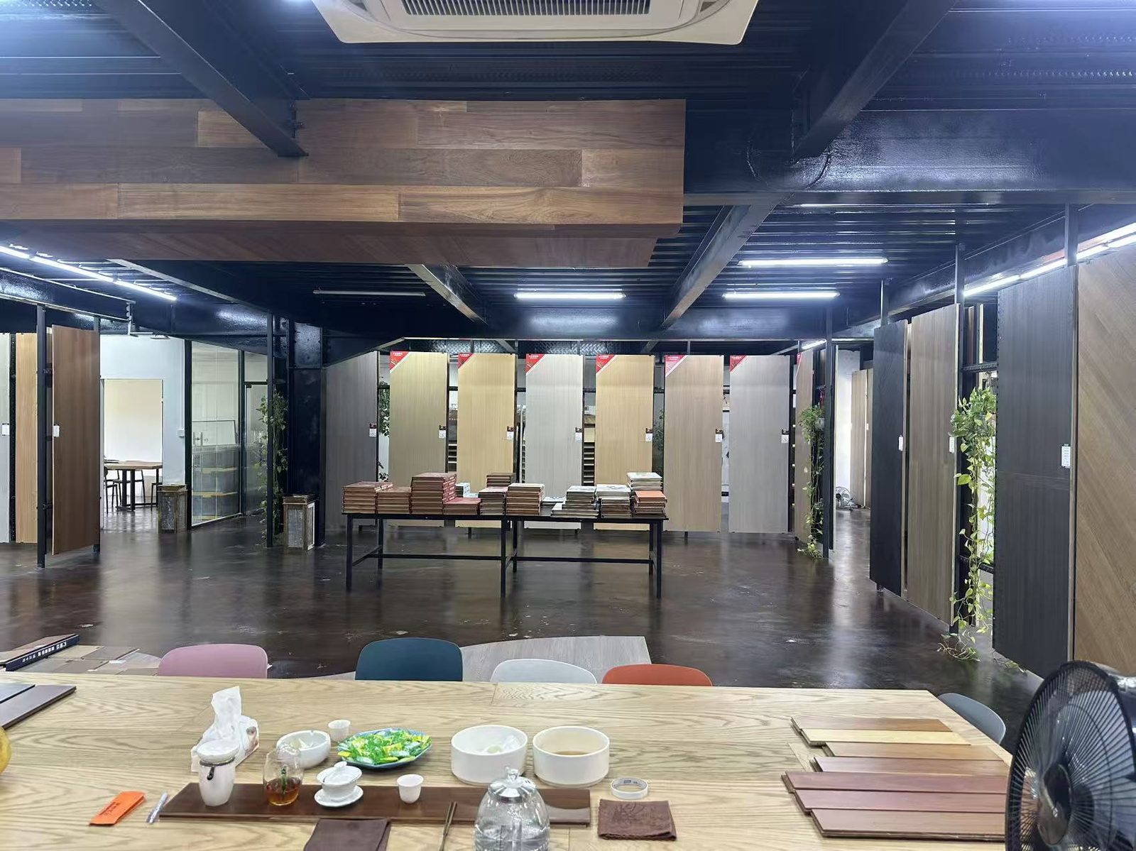 旭日建材木地板样板展示
